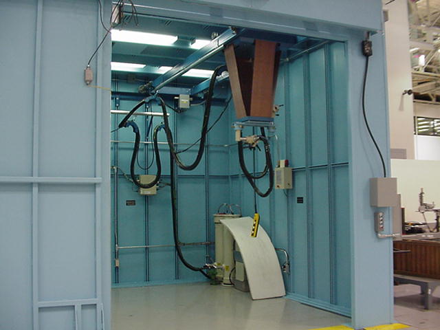 200 KV room · door open
