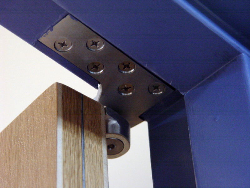 Top pivot · frame detail